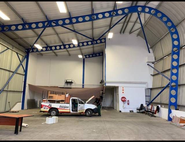 909M² WAREHOUSE FOR SALE IN MAXMEAD
